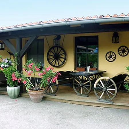 Zwei Tiny Haeuser Am Thuemmlitzsee Holiday home Grimma